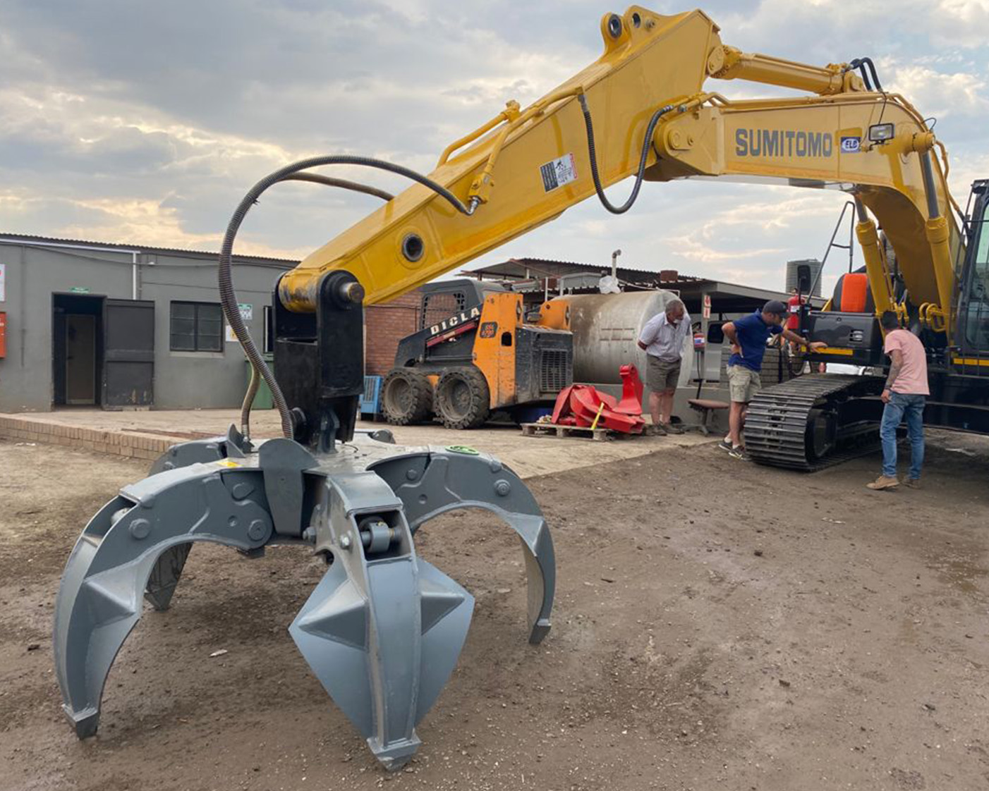 Excavator, Crane & Material Handling Attachments 03